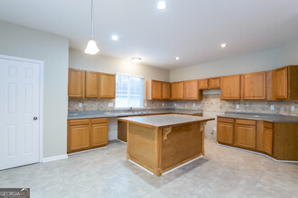 2912 Brookford Ln SW in Atlanta, GA - Building Photo - Building Photo