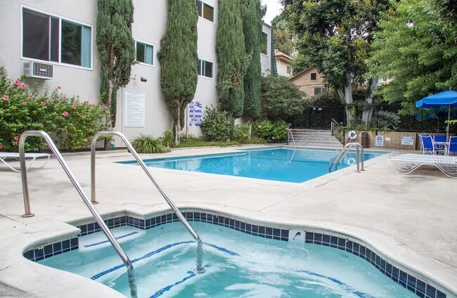 968 Larrabee St, Unit 216 in West Hollywood, CA - Building Photo - Building Photo