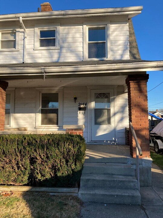 2142-2144 Mapleview Ave in Dayton, OH - Building Photo
