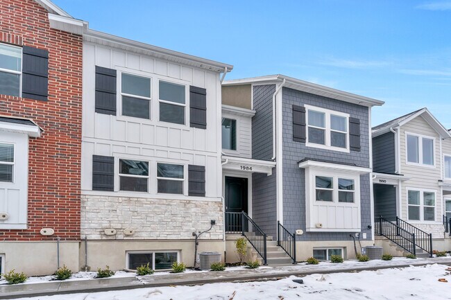 1984 4010 W in Lehi, UT - Building Photo - Building Photo