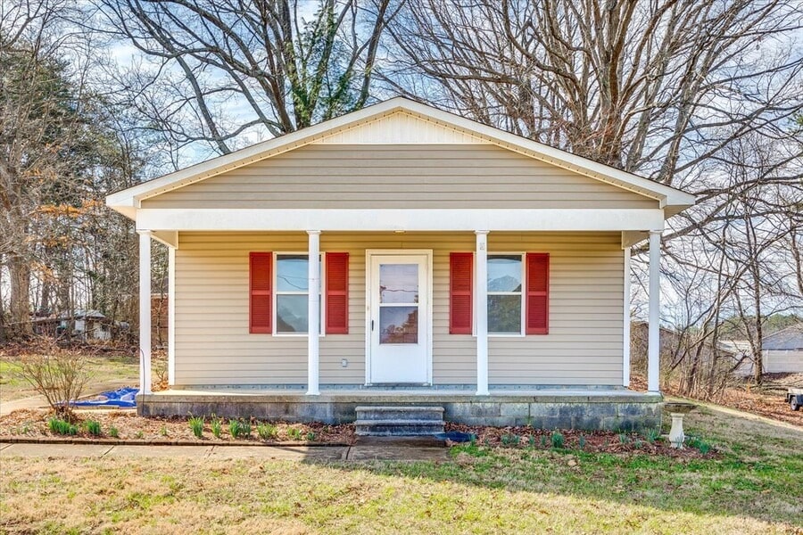 111 Shiles Rd in Bessemer City, NC - Building Photo