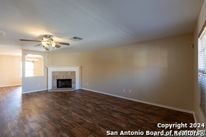 4018 Bulverde Pkwy in San Antonio, TX - Foto de edificio - Building Photo