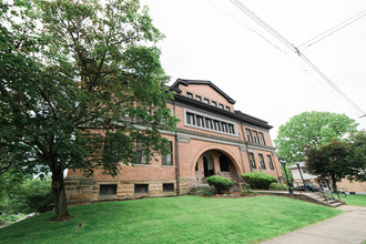 Jacksonian Schoolhouse Apartments in Bellevue, PA - Building Photo - Building Photo