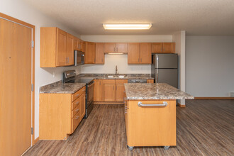 The Summers at Osgood Apartments in Fargo, ND - Foto de edificio - Interior Photo