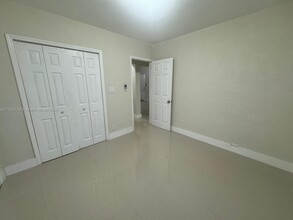 510 E 49th St in Hialeah, FL - Building Photo - Building Photo