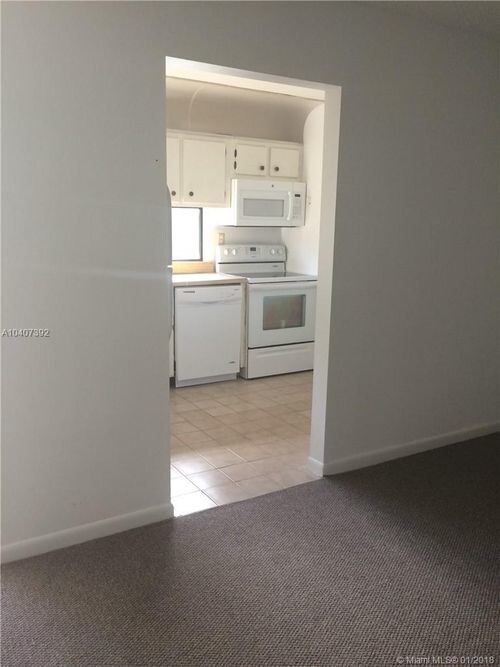 17021 N Bay Rd-Unit -2E in Sunny Isles Beach, FL - Building Photo - Building Photo