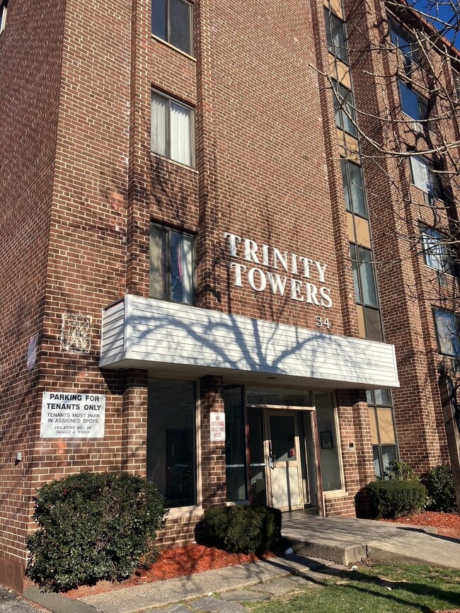 Trinity Tower in Hartford, CT - Building Photo - Building Photo