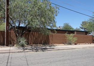 Water Street Townhomes in Tucson, AZ - Building Photo - Building Photo