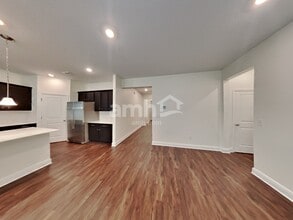 6245 Emerald Hls Wy in Wesley Chapel, FL - Foto de edificio - Building Photo