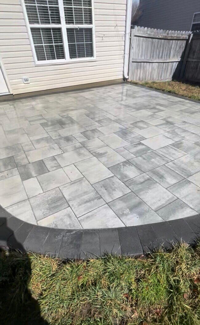 303 Brittania Dr in Williamsburg, VA - Building Photo - Building Photo