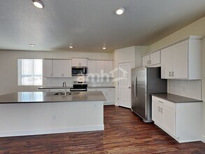 15091 West 82nd Place in Arvada, CO - Building Photo - Building Photo
