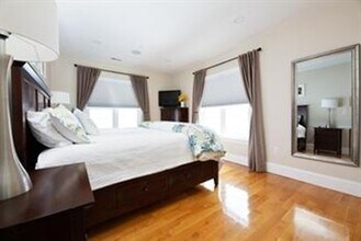 360 W 2nd St, Unit # 5 in Boston, MA - Building Photo - Building Photo