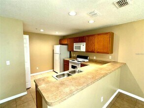 10706 Corsican St in Orlando, FL - Building Photo - Building Photo