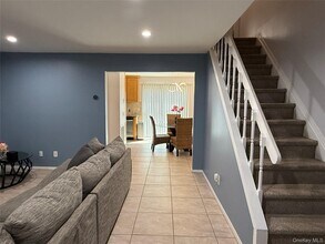 12 Paine Commons in Yaphank, NY - Building Photo - Building Photo