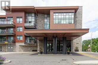 1575 Lakeshore Rd W in Mississauga, ON - Building Photo - Building Photo