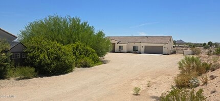 839 W Hermosa Dr in Wickenburg, AZ - Foto de edificio - Building Photo