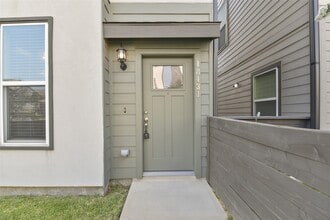 18431 Idyllic Aly in Shenandoah, TX - Building Photo - Building Photo