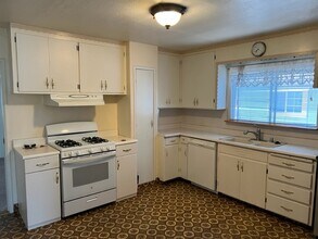 576 Military E in Benicia, CA - Building Photo - Building Photo