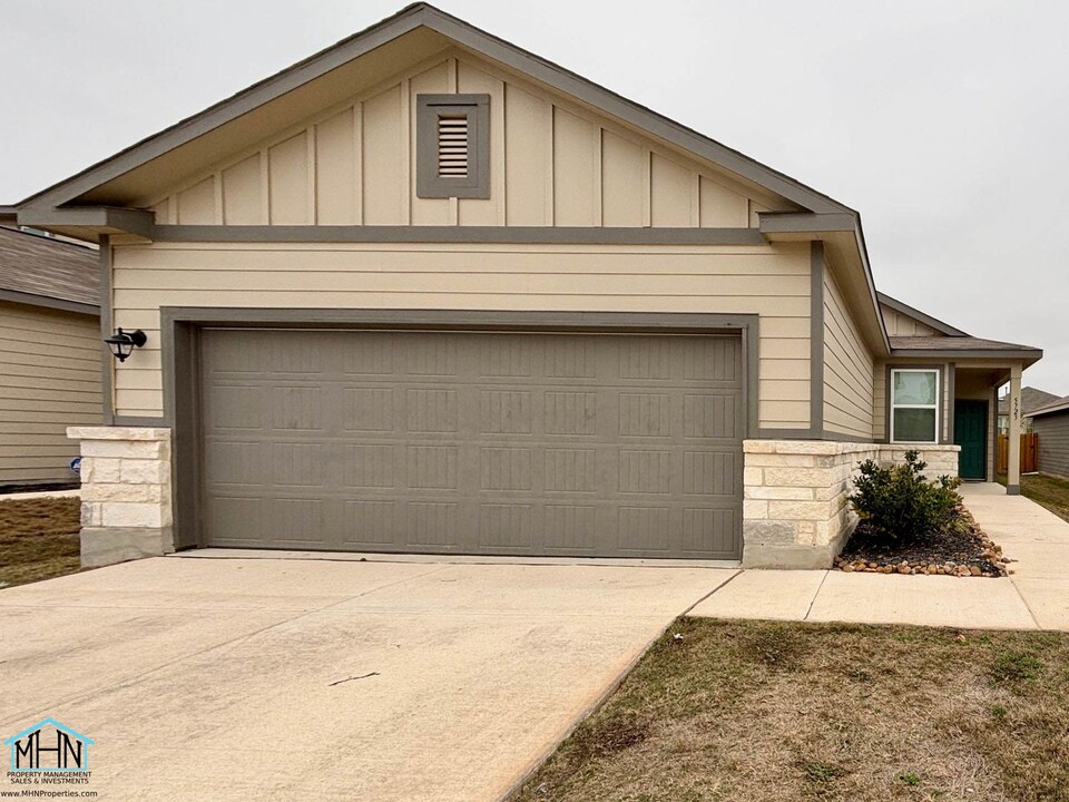 5723 Hematite Rim in San Antonio, TX - Building Photo