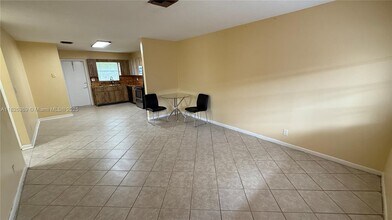 4235 SW 62nd Ave in Davie, FL - Building Photo - Building Photo