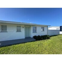 10541 SW 184th St in Cutler Bay, FL - Building Photo