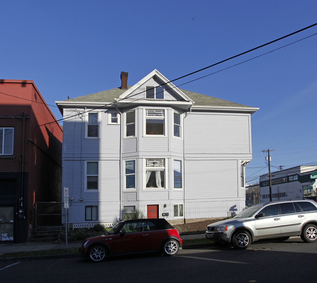 201-217 NE 6th Ave in Portland, OR - Foto de edificio - Building Photo