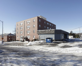 Western Hills Plaza Apartments in Omaha, NE - Building Photo - Building Photo