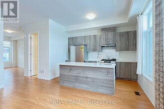 33 Millman Ln in Richmond Hill, ON - Building Photo - Building Photo