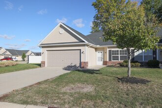 Marsh's Landing in Elyria, OH - Foto de edificio - Building Photo