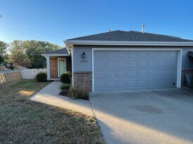 2002 Estella Dr in Manhattan, KS - Building Photo