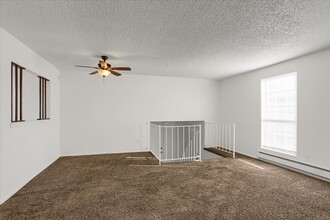 16651 E Arizona Pl in Aurora, CO - Building Photo - Building Photo