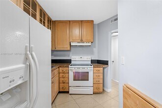 18638 NE 18th Ave in Miami, FL - Building Photo - Building Photo