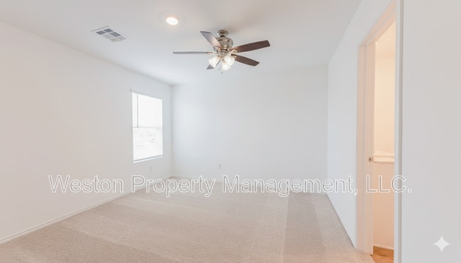 5901 Bradford Pear Ln in Edmond, OK - Building Photo - Building Photo