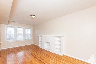 3757 W Sunnyside Ave, Unit #  01 in Chicago, IL - Building Photo - Building Photo