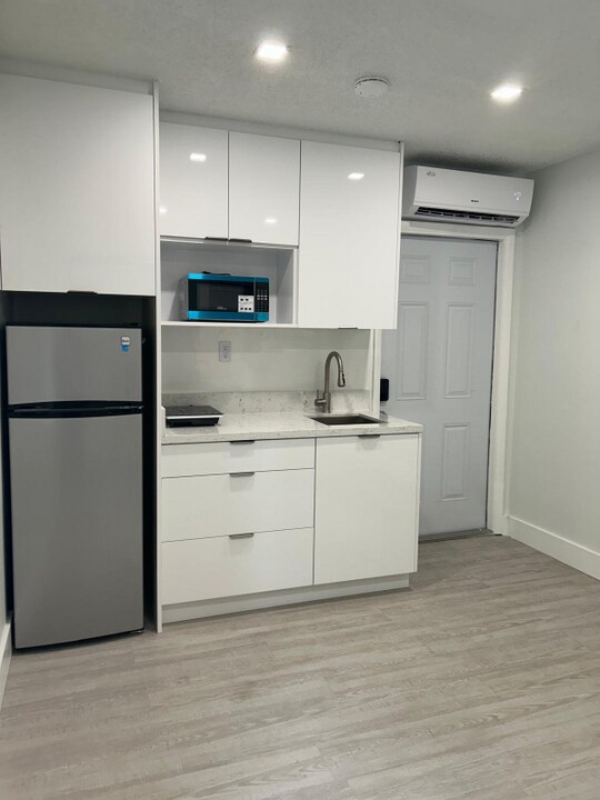 19662 NW 62nd Ct in Hialeah, FL - Building Photo