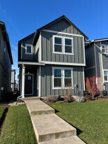 1672 NW Landon St in McMinnville, OR - Building Photo