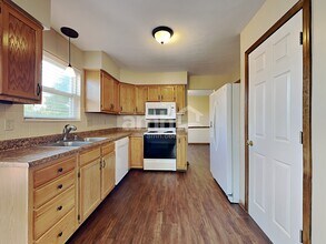 5017 Open Meadow Dr in Independence, KY - Building Photo - Building Photo