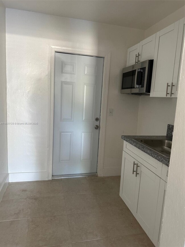 16190 NE 19th Pl in North Miami Beach, FL - Building Photo - Building Photo