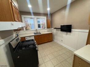 742 Pennington St in Elizabeth, NJ - Foto de edificio - Building Photo