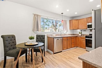 20852 Baker Rd in Castro Valley, CA - Foto de edificio - Building Photo