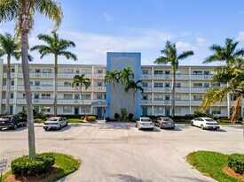 4025 Yarmouth E in Boca Raton, FL - Building Photo