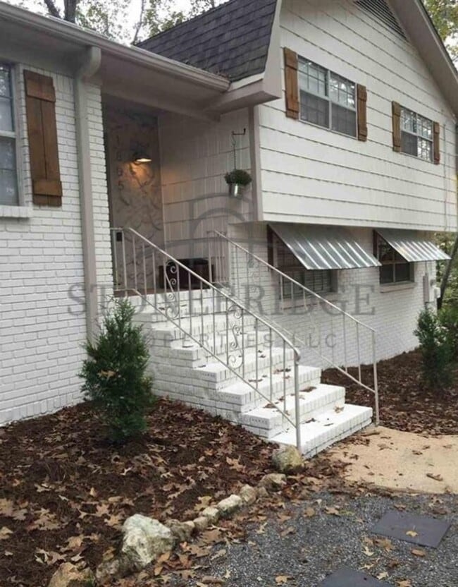 property at 1805 Mohawk Dr