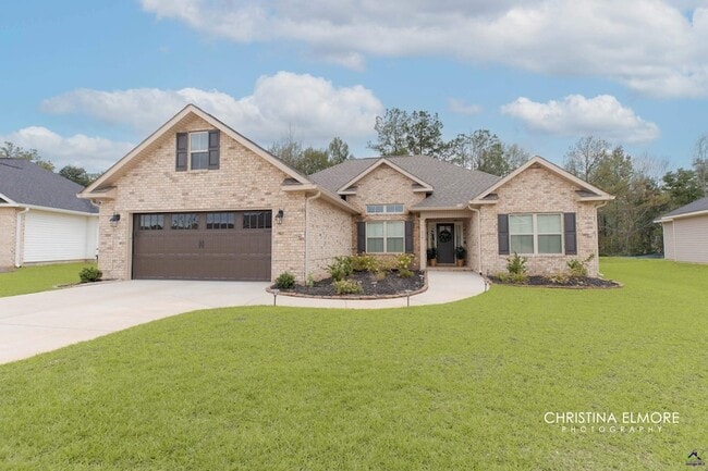 214 Creek Ridge Dr in Warner Robins, GA - Foto de edificio - Building Photo