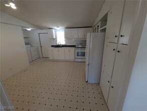 2571 Silver Sage Dr in Pahrump, NV - Building Photo - Building Photo