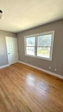 24 Knighton St in Manchester, CT - Building Photo - Building Photo