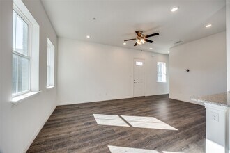 2402 Ash Ln, Unit 2306 in Sachse, TX - Building Photo - Building Photo