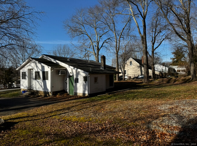 25 Wawecus Hill Rd in Norwich, CT - Building Photo - Building Photo