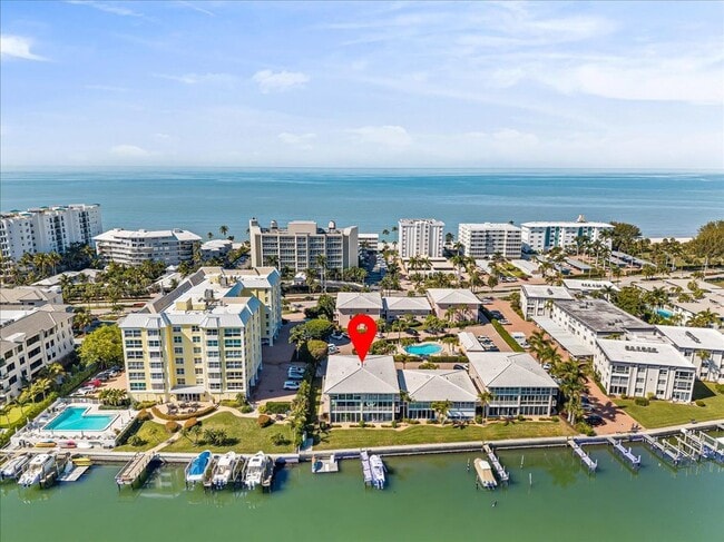 property at 1910 Gulf Shore Blvd N