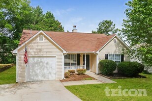 5929 Creekside Dr in Rex, GA - Building Photo