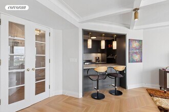 40 E 94th St in New York, NY - Building Photo - Building Photo